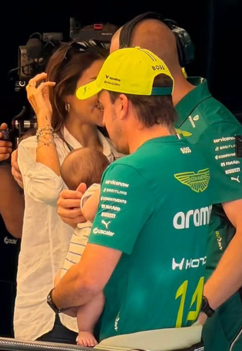 PauV_F1's tweet photo. Primeras imágenes de Fernando Alonso con su bebé 🥹😍 

Es que yo me muero de amooooooooor!!! 🩵🥰 https://t.co/xwOT4mbjhL
