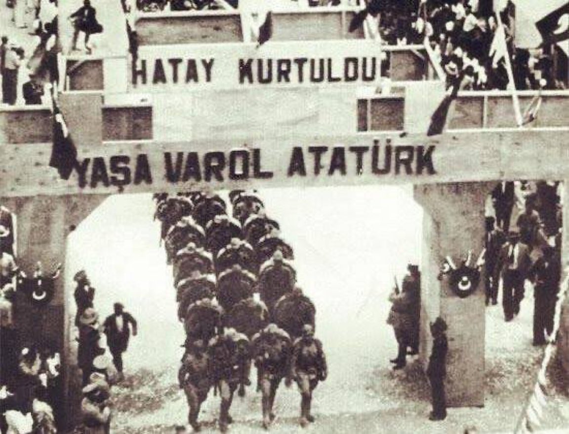 TurkcuPaylasim's tweet photo. Hatay, 87 yıl önce bugün ana vatana katıldı.

YAŞA, VAR OL BAŞBUĞ ATATÜRK! https://t.co/UKRdk79NwJ