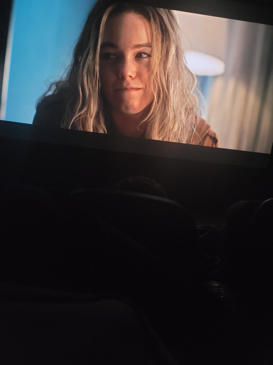 ownsoulfight's tweet photo. 1 mês que vi minha loirinha de saia nos cinemas 💙

Te amo minha menina kara tu merecia o mundo https://t.co/mpxrPVDVbh