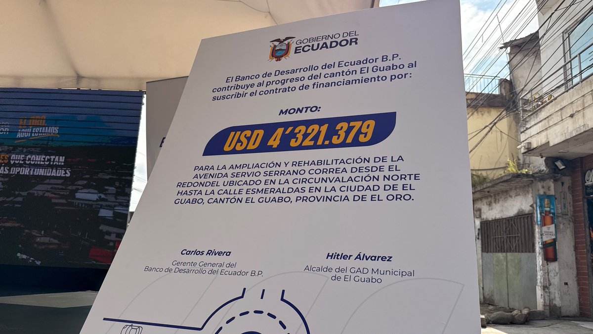 GoberElOro's tweet photo. El gdor. Jenner Franco participó en la firma del contrato para la ampliación y rehabilitación de la avenida Servio Serrano Correa, en El Guabo, una obra financiada por el Gobierno Nacional a través del @BDEcuadorBP con una inversión de USD 4,32 millones.

#GobiernoDelEcuador https://t.co/FU9U1wCest