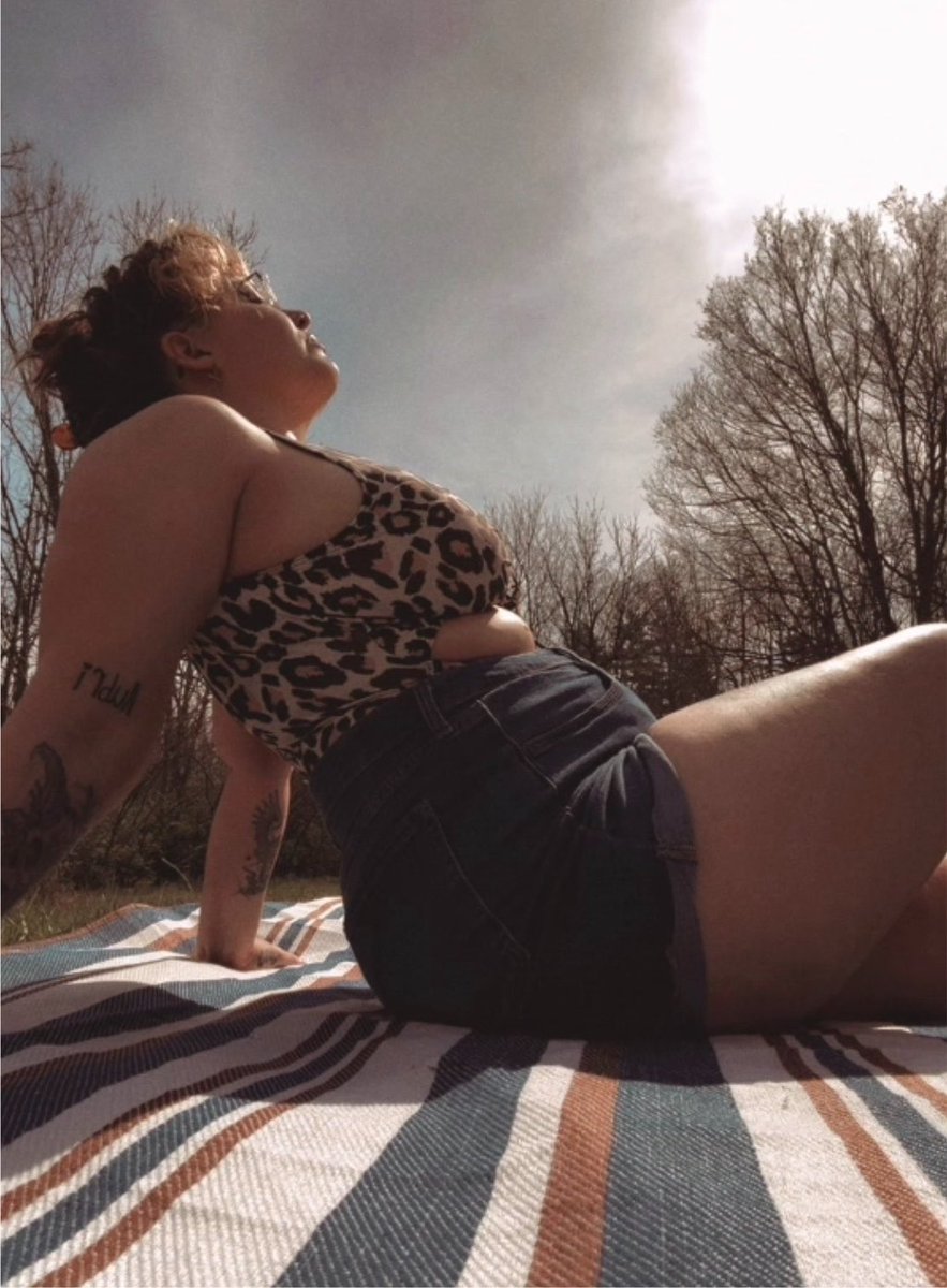 youwantmiley's tweet photo. 🪾 Nature Goddess 🪾 https://t.co/E43zKQsrcN