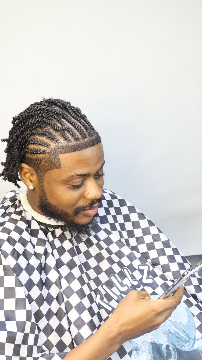 tillzthebarber's tweet photo. Line up too clean💈⭐️ https://t.co/omTBXviCFV