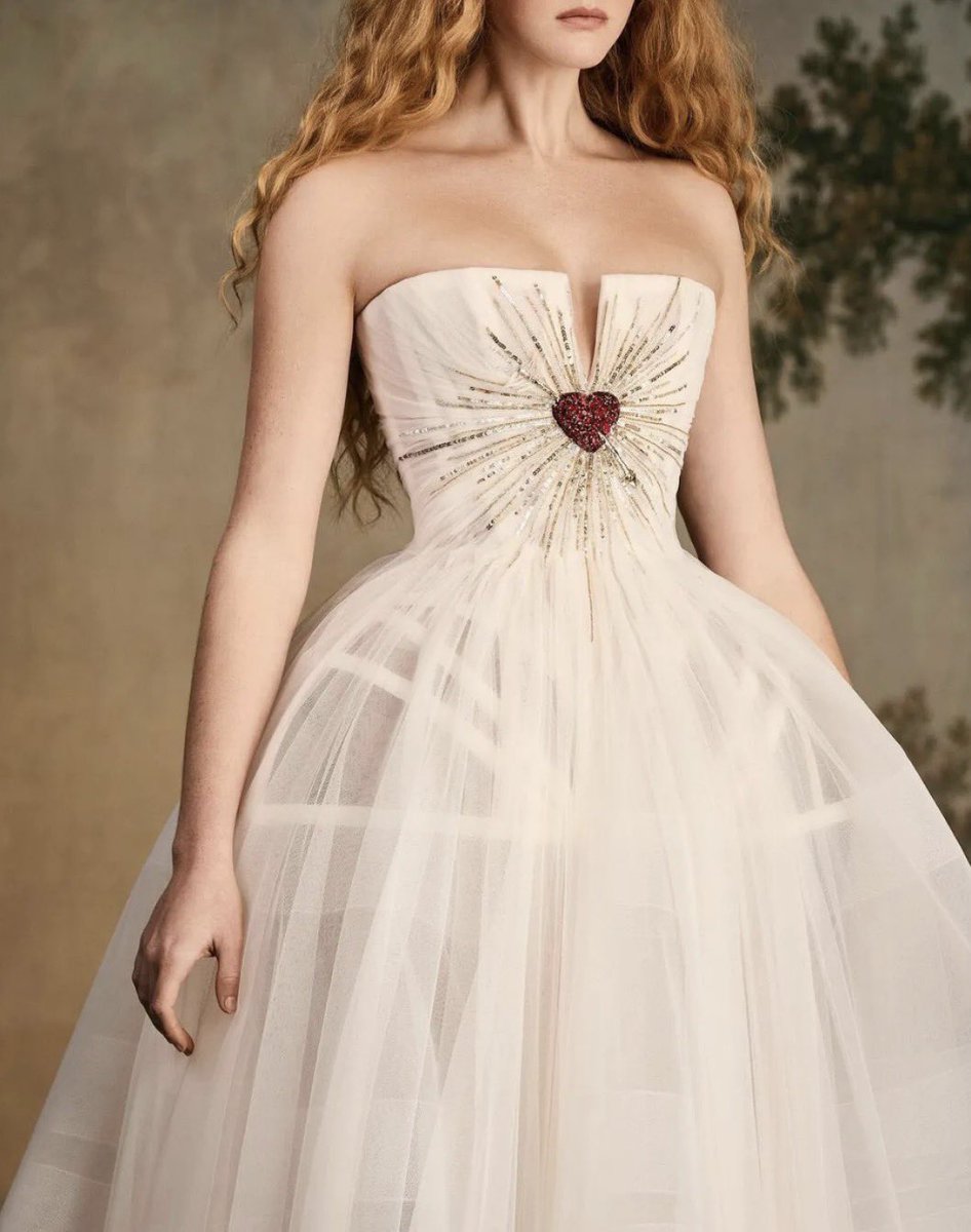 starlitangelx's tweet photo. hear me out kris dreemurr in this dress https://t.co/SHr2bUPk2M