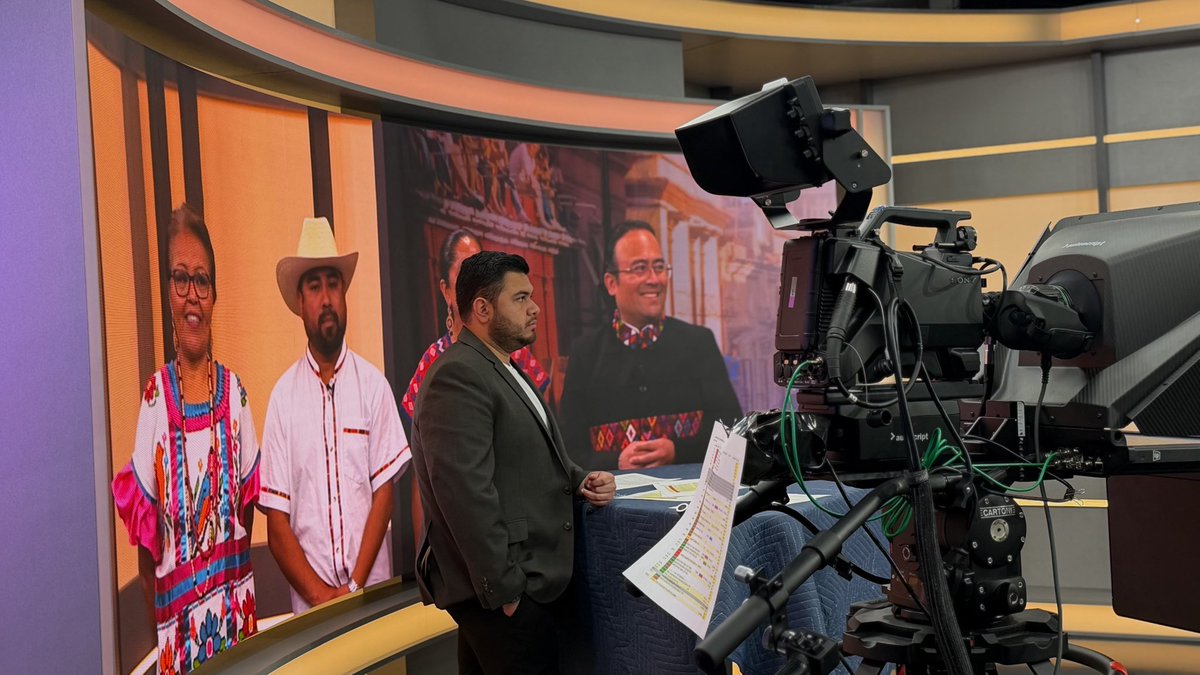 ConsulMexDen's tweet photo. 📺 En @UnivisionCO compartimos los detalles de la #Guelaguetza2026. 🇲🇽

Una invitación para que nuestra comunidad disfrute de esta gran celebración de la cultura oaxaqueña, llena de tradición, música, danza y color. ¡Nos vemos muy pronto! 🎉 #Oaxaca #Colorado https://t.co/QNuEf3nUnb