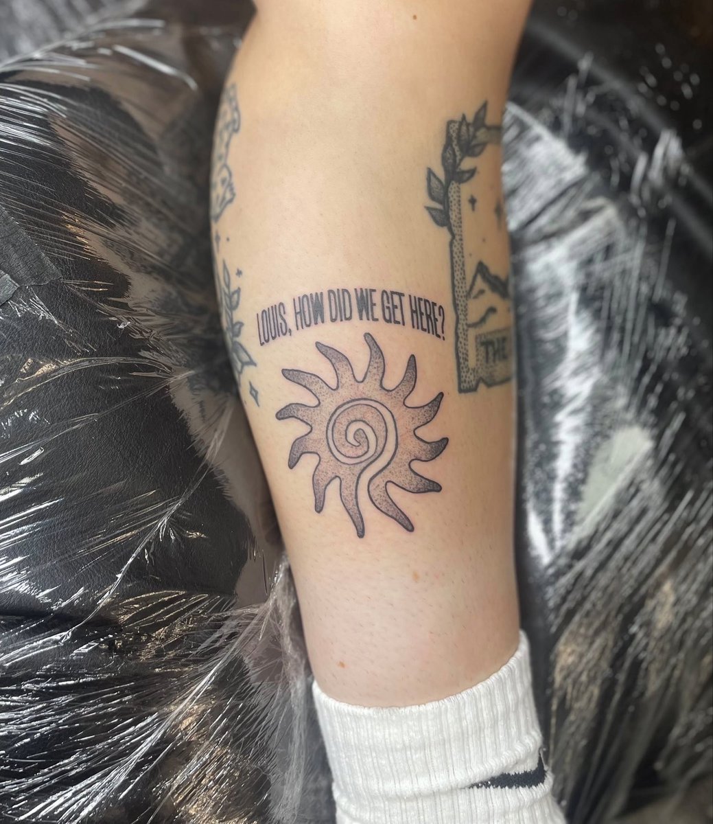 loudreamsawake's tweet photo. @Louis_Tomlinson Celebrated by getting a tattoo from tour https://t.co/AppEXSg6nP