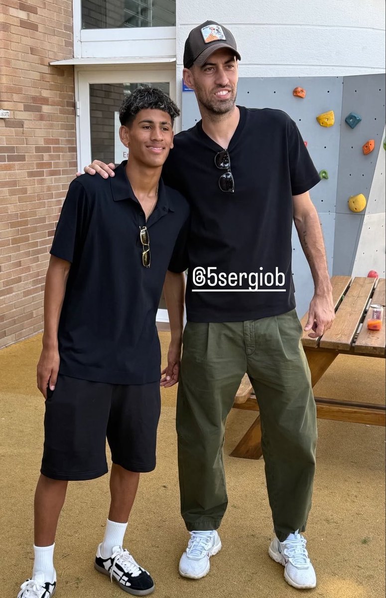 Cantona_Collars's tweet photo. JJ Gabriel may or may not get some pre-season minutes against Rosenborg tomorrow. 

If he does, please remember this photo of him from earlier this summer...

.... he is a child, in a child's body.

Be patient with him as in truth he probably shouldn't be near adults football yet https://t.co/cxSIBSY3Rb