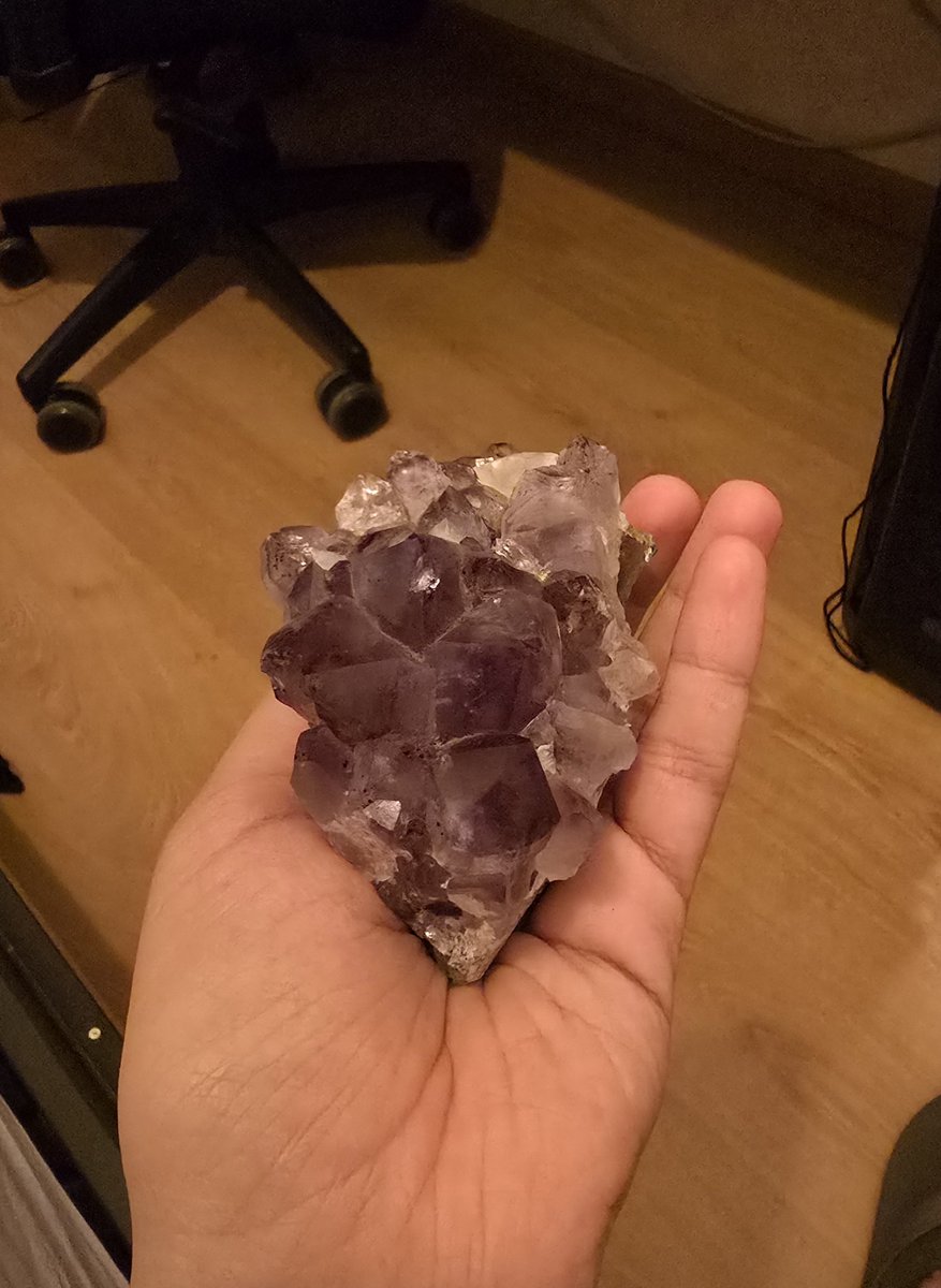 ThePurpleFop's tweet photo. On other news, bf just gave me a giant amethyst, it's as big as my hand 🥺💜 https://t.co/iMyOxccw1s