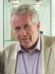 CockertonMark's tweet photo. Who remembers when Martin Bell successfully stood as an MP to rid us of Neil Hamilton and the sleaze that surrounded him?
Let’s hope that, 30 years later,  Count Binface can rid us of Nigel Farage and the far worse sleaze he’s up to his eyeballs in. https://t.co/79LtIgVSSI