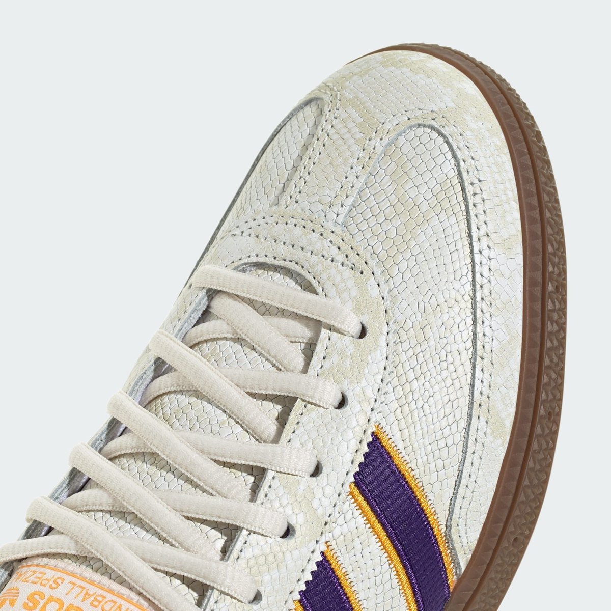 KicksFinder's tweet photo. Ad: ON SALE via DSG
adidas Handball Spezial "Snakeskin - Core White/Collegiate Purple"
$82 (Retail Price: $120)

>> https://t.co/ziA4ZTykBU https://t.co/Aaxhrs6Rsq