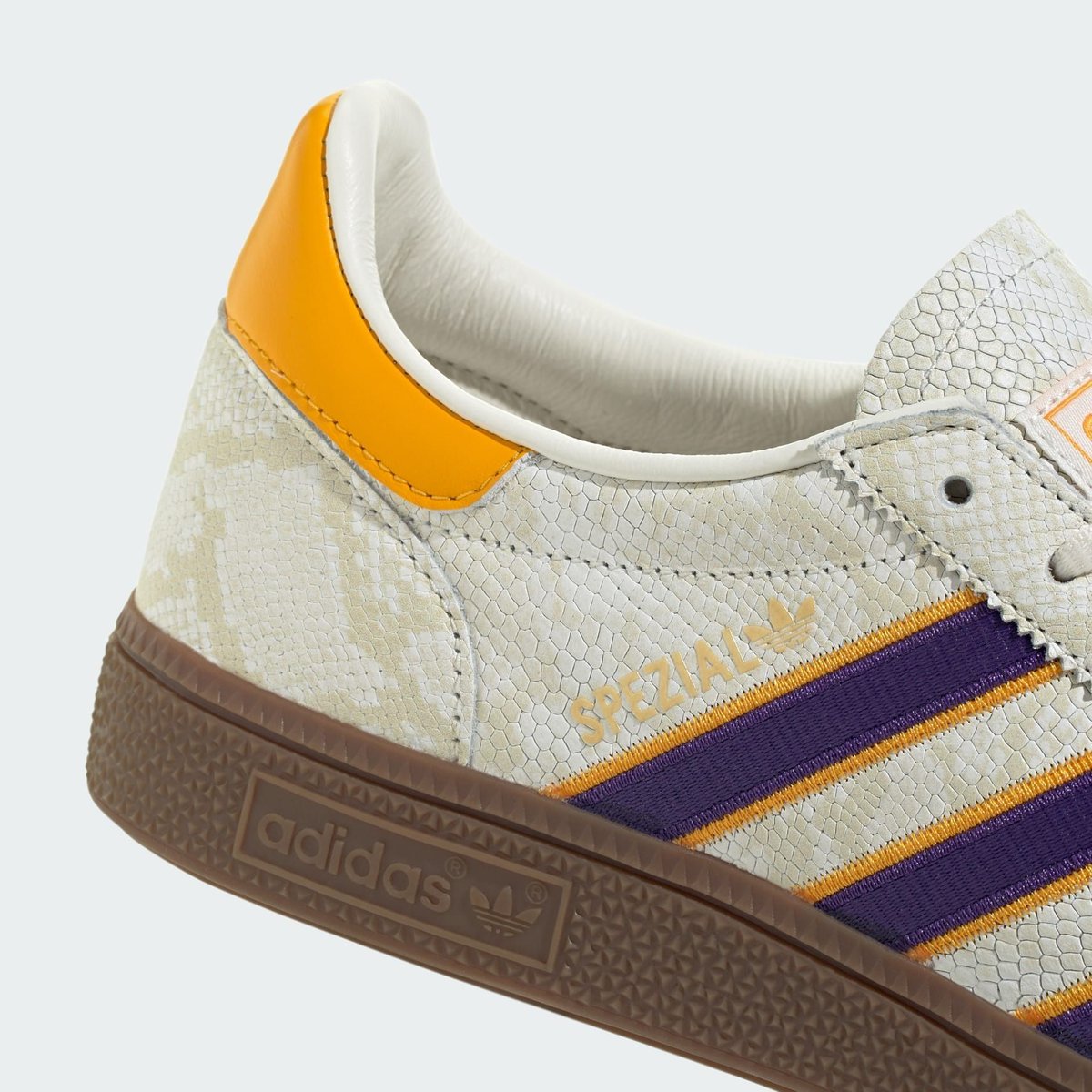 KicksFinder's tweet photo. Ad: ON SALE via DSG
adidas Handball Spezial "Snakeskin - Core White/Collegiate Purple"
$82 (Retail Price: $120)

>> https://t.co/ziA4ZTykBU https://t.co/Aaxhrs6Rsq