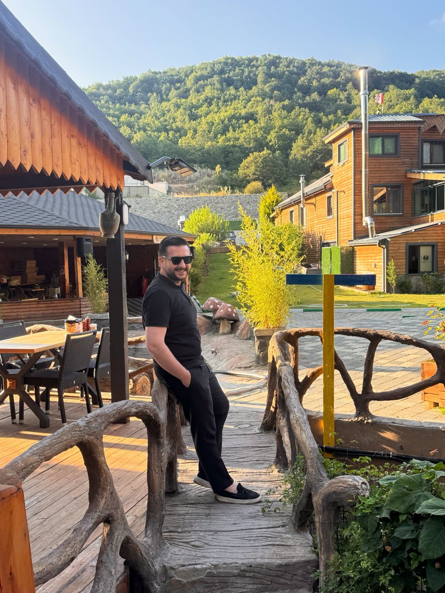 tarikince's tweet photo. Yeni yerler, temiz hava, güzel anılar #yayla 🇹🇷 https://t.co/4DDBq3Y8Cr