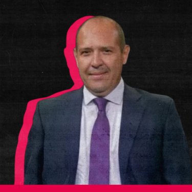irlandamaya's tweet photo. 🚨S.O.S.!!! En México asesinaron a otro periodista!!!  El asesinato del periodista oaxaqueño Francisco Alejandro Leyva Aguilar, ocurrido en San Pablo Etla, Oaxaca, representa un nuevo golpe a la libertad de expresión en México. El periodista, reconocido por sus análisis críticos sobre política y la seguridad en Oaxaca, fue atacado a balazos. Tras el crimen, la Fiscalía General de la República atrajo la investigación, mientras organizaciones periodísticas exigieron una indagatoria independiente y el castigo a los responsables. 
Con este homicidio, suman al menos 7 periodistas asesinados en México durante 2026, de acuerdo con el recuento de organizaciones y medios especializados. La cifra vuelve a colocar a México entre los países más peligrosos del mundo para ejercer el periodismo, en un contexto marcado por amenazas, agresiones e impunidad que persisten desde hace años.
Asesinar a un periodista no sólo arrebata una vida: también intenta silenciar el derecho de toda la sociedad a estar informada. Cada ataque contra la prensa debilita la democracia, fomenta la autocensura y envía un mensaje de intimidación a los periodistas, quienes investigamos, denunciamos y documentamos hechos de interés público. Garantizar justicia es indispensable para proteger la libertad de expresión y el derecho de la ciudadanía a conocer la verdad.
NO SE MATA LA VERDAD, MATANDO PERIODISTAS!!!