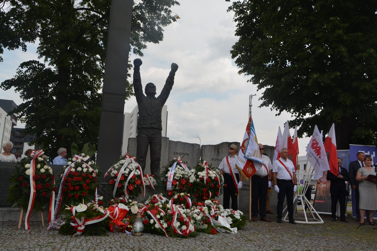 NszzSzik's tweet photo. 🇵🇱🚆Od Lubelskiego Lipca do Solidarności✊
https://t.co/ruiojPUq3h
#solidarność #związekzawodowy #kolej #kolejarze #sziksolidarnosc #infrastrukturakolejowa #nauczmyszacunku #zawszenasłużbie #RazemSilniejsi #RazemDlaPolskiiPolaków https://t.co/pqfqYFc25q