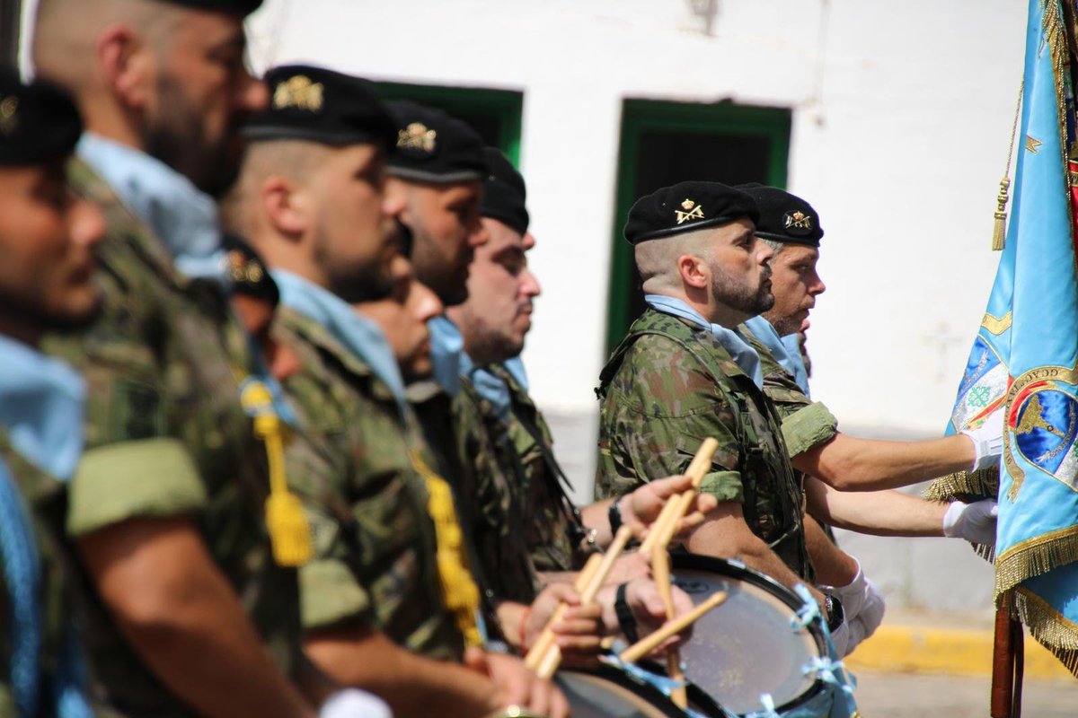 COMGEMEL_ET's tweet photo. El Rgto de Caballería “Alcántara” 10 rindió homenaje a los Héroes del “Alcántara” 14 en el aniversario de las gloriosas cargas del 23 de julio de 1921 en el Acto Fernando Primo de Rivera. Honor eterno a quienes escribieron su historia con valor y sacrificio #COMGEMEL @MCANA_ET https://t.co/IEna75gAwQ