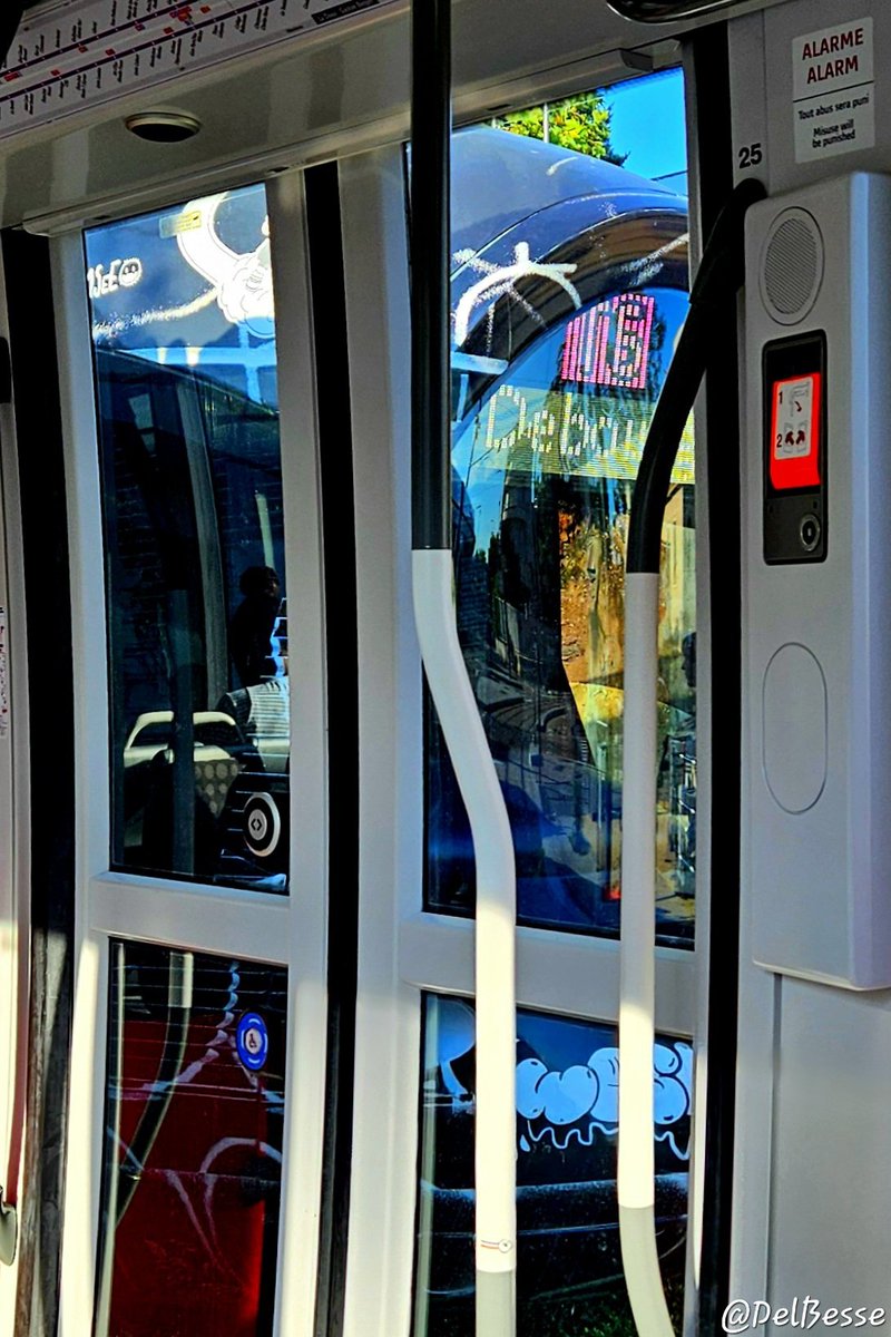 DelBesse's tweet photo. Jeudi Tram 👀
#InsideOutside
@InfoTramLyon 👋 https://t.co/1dvaj1kIRe