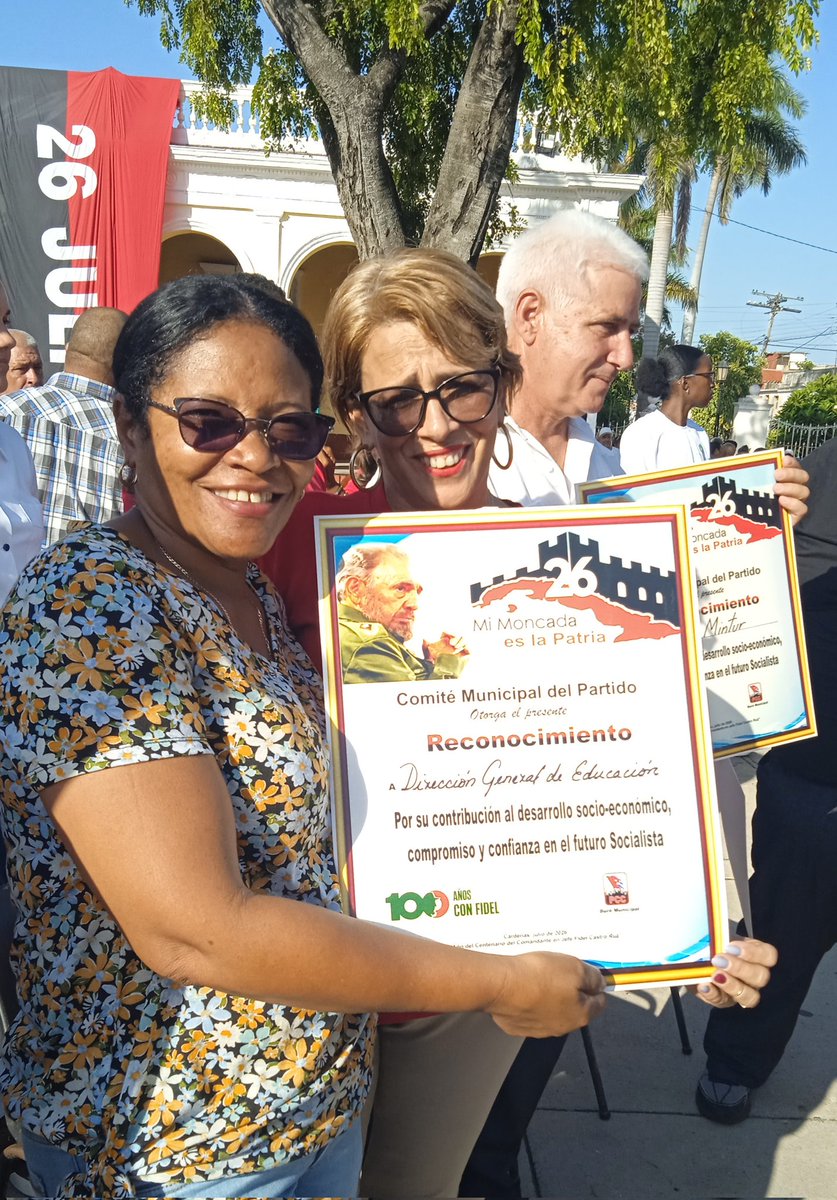 dmecardenas's tweet photo. Educación Cárdenas, sector destacado en la etapa. Recibió RECONOCIMIENTO en el acto municipal por la efemérides. https://t.co/V9R8FkY2TN