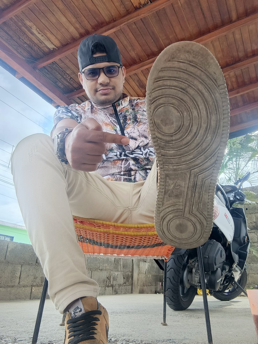 cast_vic71679's tweet photo. #findon 
#slave
#cash
@MASTER_UPDATES @rt_feet @RT4MastersBR2 @MASTERS_PROMOS
@PromoRTpig @piesmasculinosf
Worship your lo$er king https://t.co/xnkiWuFKye
