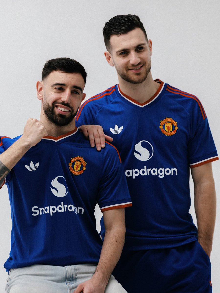 timzoil25's tweet photo. Beautiful jersey! https://t.co/wxwD8BV1Ay