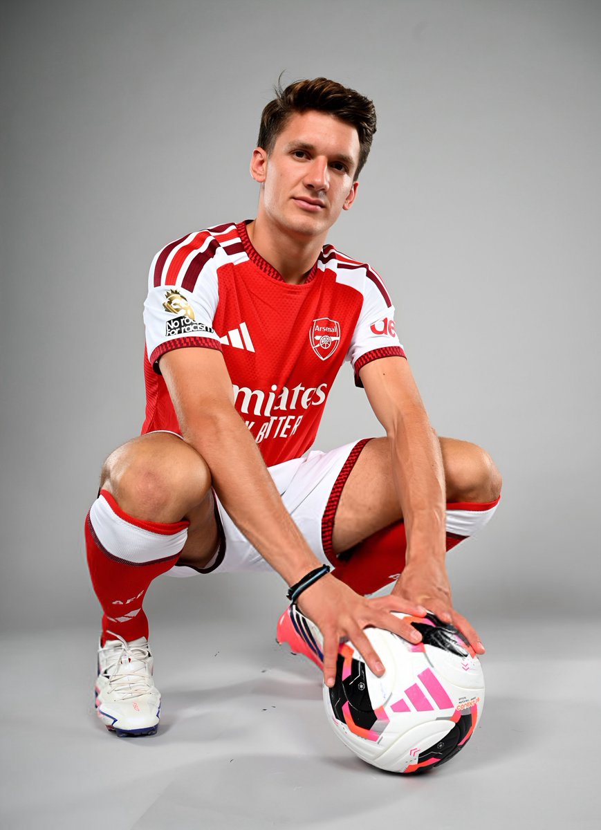 W33ie's tweet photo. CHRISTOS TZOLIS 😍 #AFC https://t.co/iCRmH7m5UZ