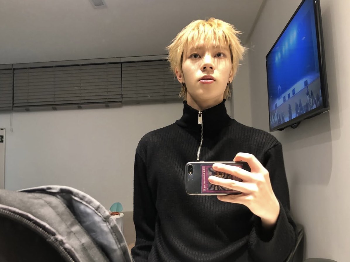 zz6seungwon's tweet photo. ㅋㅋㅋㅋ 웃음 나옴..... 진짜 완전 잼탱이 같고 귀여움🫳🫳🫳 https://t.co/MgDTwwPEFI