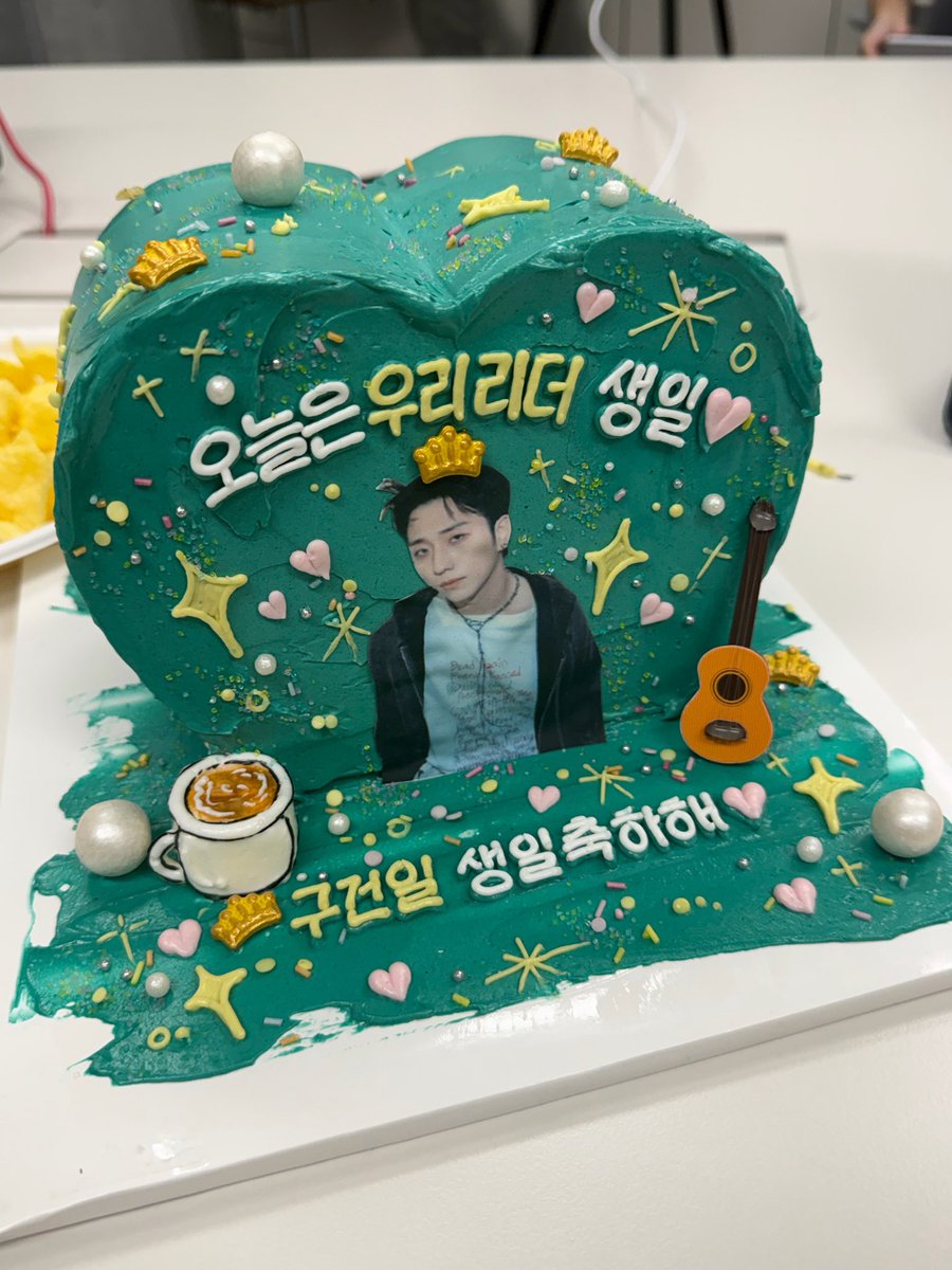 gunilbbl's tweet photo. 💌 12.14AM

Thank you so much for greeting me happy birthday!!

I took a lot of selfies for the first time in a while ㅎㅎ https://t.co/JLKSIVgSuo