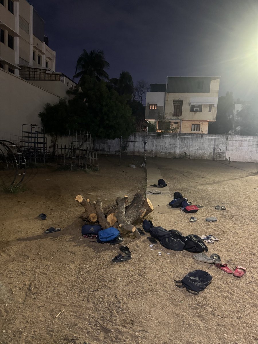 jsadvocate55's tweet photo. @CMOTamilnadu @chennaicorp @Chief_Secy_TN @tnpoliceoffl neem tree has been cut and removed from Gopalapuram ground ch 86 ward 111 zone 9. Right from Sunday asking for clarification from zone 9 EE Muthaiya but no answer. Need to know why it was cut. Need action. https://t.co/rQEKwuWsYx