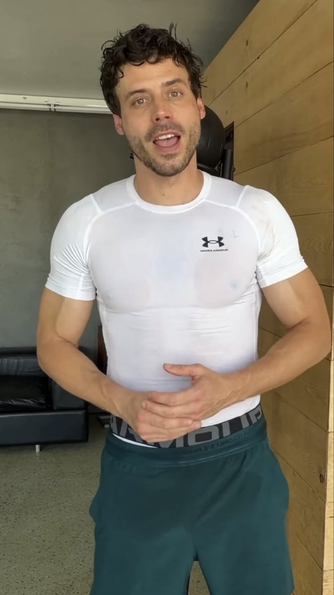 elliellele's tweet photo. I’M SCREAMING 🥵🥵🥵 https://t.co/XhYsMBehzX