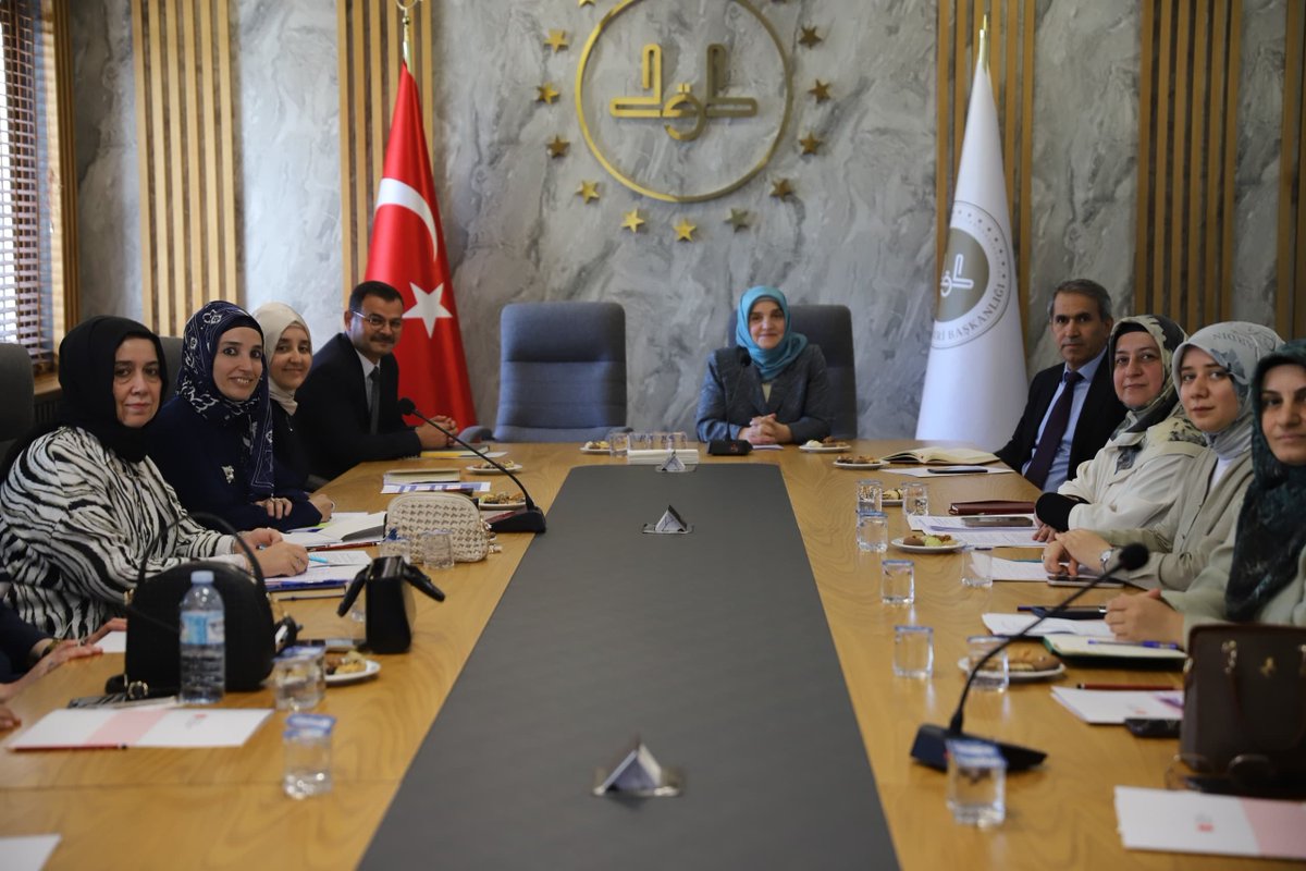 Dib_Egitim's tweet photo. İhtiyaç Odaklı Kur'an Kursları Program ve Materyal Geliştirme İstişare Toplantısı Gerçekleştirildi. 

https://t.co/mHBtnaMzLT https://t.co/XTPIJXJEM3