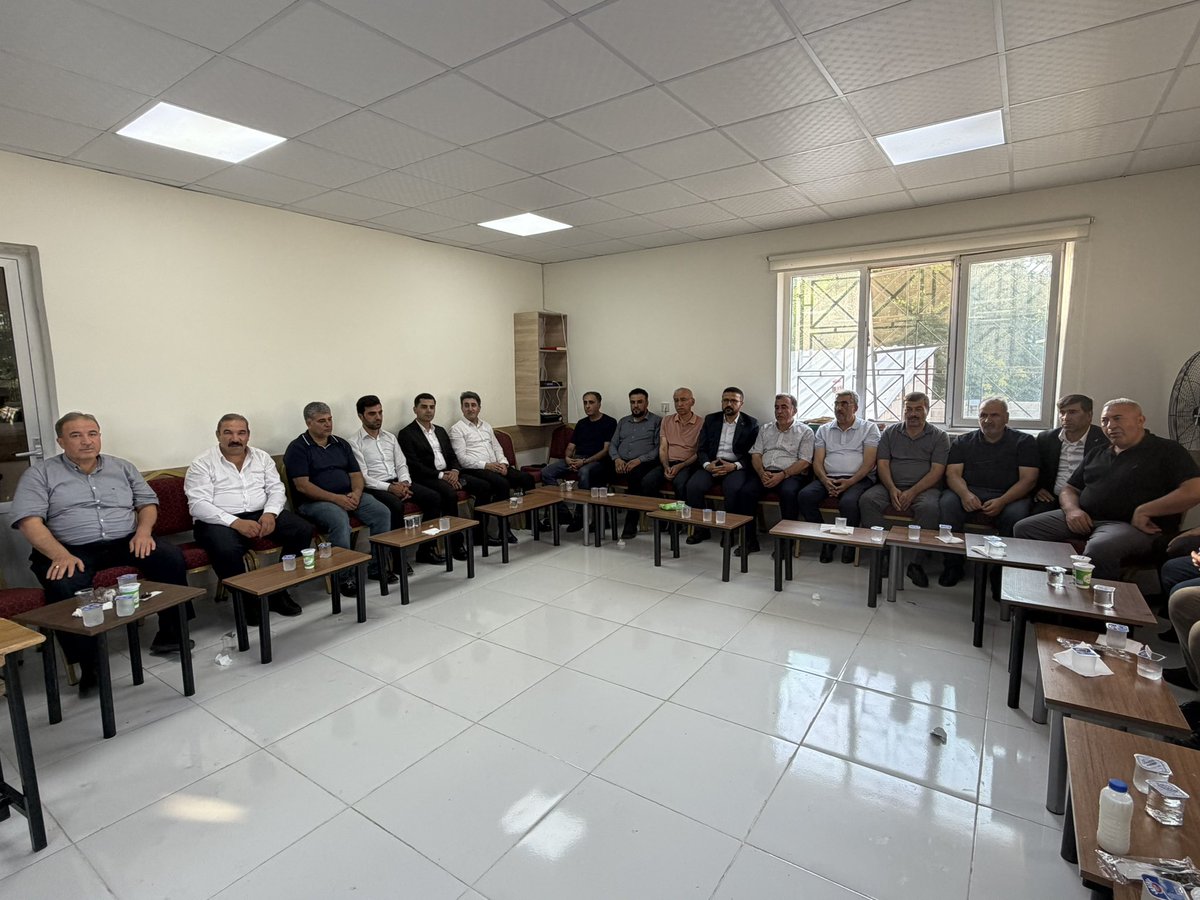 mehmetyilmazmy_'s tweet photo. İş İnsanı Sn.Yalçın Terlemez’in ve Büyükpınar Mahalle Muhtarı Sn.Halil Terlemez’in Yeğeni Gürkan Terlemez’in Vefatından Dolayı Taziyesine Katılarak, Başsağlığı Diledik.

Merhumun Mekanı Cennet Olsun.🤲

@RTErdogan
@abuyukgumus
@abdulhamitgul
@fmfedaioglu
@FatmaSahin https://t.co/patoJF2HcN