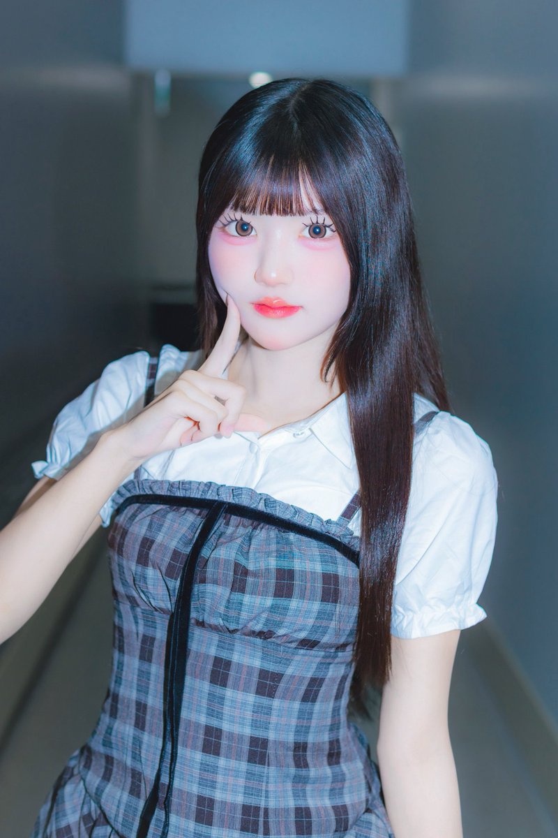 hhharu29's tweet photo. みゅうちゃんと同じカラコンにしたいのですが誰かわかる人いませんか😭😭😭 https://t.co/XOgLGJMJ9i