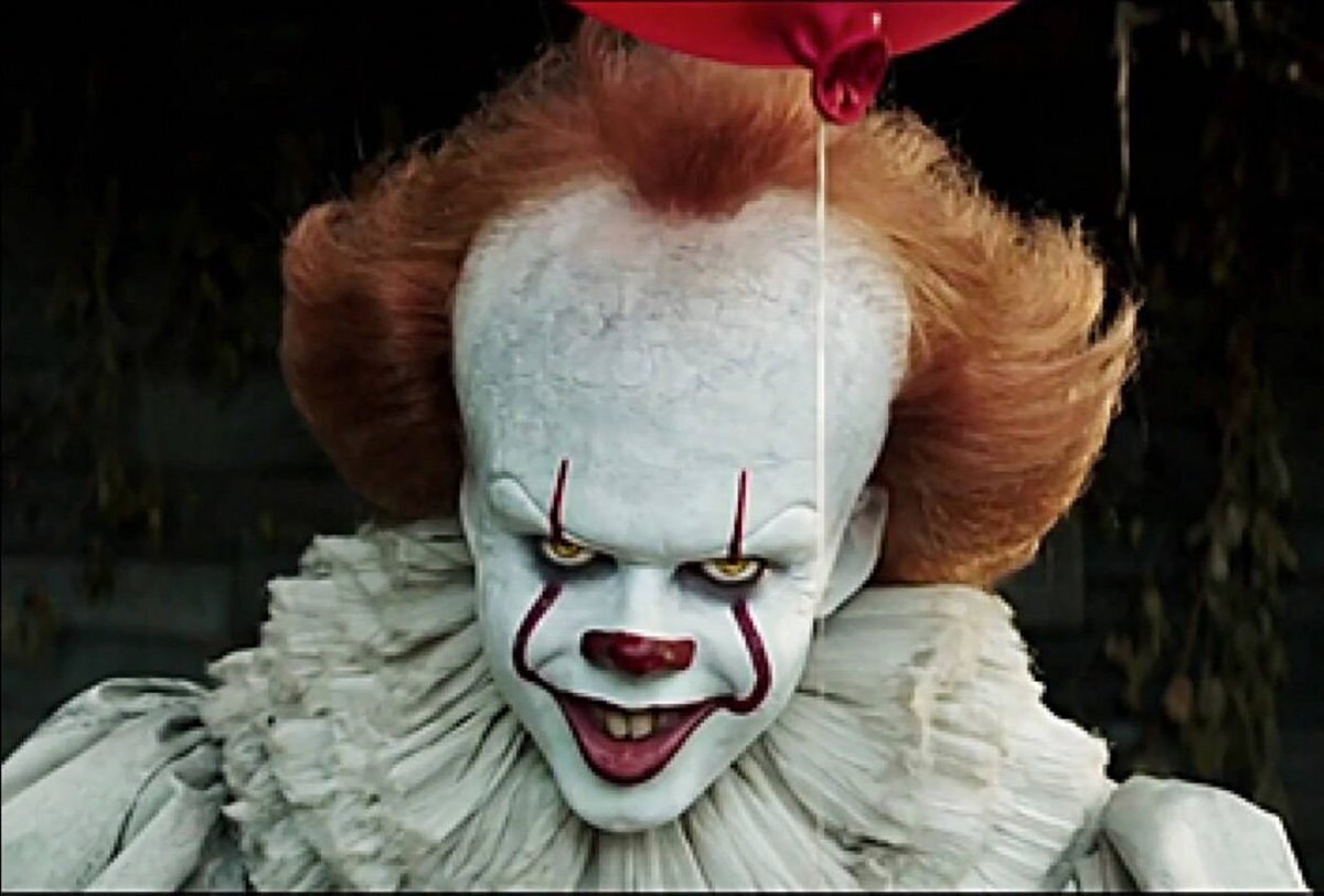 TEDKUNA's tweet photo. Pennywise and Clayface look identical. Just need the makeup, hair, and that big ass forehead on Clayface. https://t.co/8evBLnpozJ