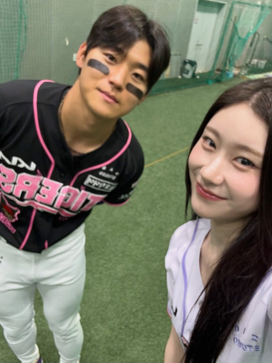 chaeryeong pics tweet media
