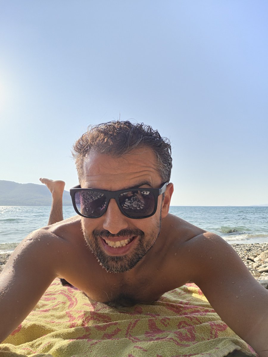 m3miral's tweet photo. Getting tanned😎🏊‍♂️ https://t.co/bejCK2y4G0