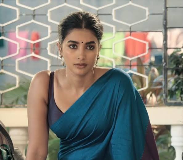 kujulimasthu_'s tweet photo. Pooja Hegde ♥️🔥 the heartbeat and main plot of Jana Nayagan https://t.co/JSZSx0i155