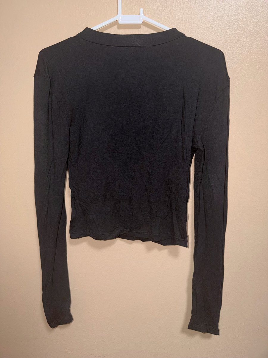 allineediszzz's tweet photo. ￼Merge เมิร์จ Serra Sheer Top (XL) อก39-41” ยาว20” ใส่ครั้งเดียว

✅ ส่งต่อ 450 บาท ✅ ส่งฟรี (ราคาเต็ม1,290)

 #merge #เมิร์จ #เสื้อมือสองสภาพดี #ส่งต่อเสื้อผ้า #เสื้อผ้าy2k #เสื้อสาวอวบ #เสื้อผ้าสาวอวบ #กระเป๋าmerge #mergeมือสอง #เสื้อน่ารักมือสอง #ootd https://t.co/EfL6bca6XC
