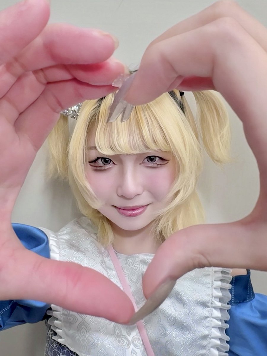 charmingdoxob's tweet photo. あの、写メ券って神で🤩‼️‼️

チェキだとピントとかで失敗の可能性高くて諦めるポーズも写メなら綺麗に撮れるし、チェキより気軽に行けて、個人的にはトーク無しでも良いので導入してほしいくらいだいすきです😻✨ https://t.co/URpDYNOepW