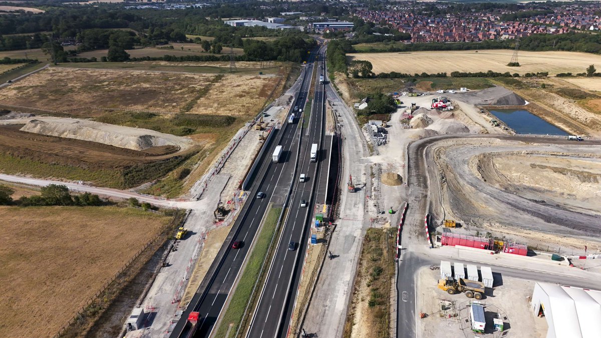 HS2ltd's tweet photo. The A43 near Brackley has reopened after two consecutive weekend closures, as HS2 engineers completed a major road realignment over a newly built 66-metre bridge. With traffic now flowing in both directions, excavation can begin to create space for high speed trains to pass underneath. 🏗️  https://t.co/NKDM8ucCeL
