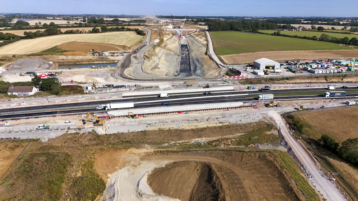 HS2ltd's tweet photo. The A43 near Brackley has reopened after two consecutive weekend closures, as HS2 engineers completed a major road realignment over a newly built 66-metre bridge. With traffic now flowing in both directions, excavation can begin to create space for high speed trains to pass underneath. 🏗️  https://t.co/NKDM8ucCeL