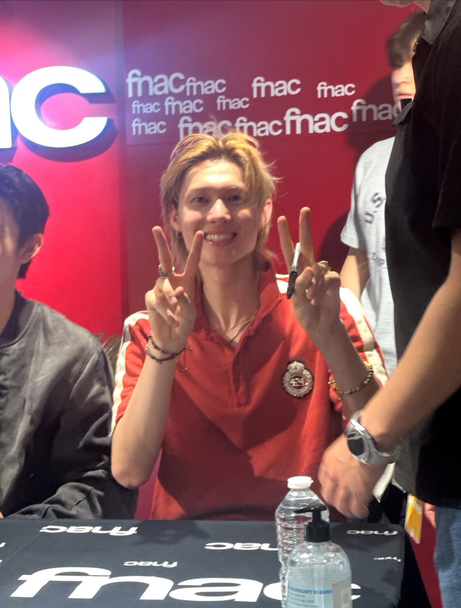 malwuo's tweet photo. 박얄루는 이마가 진짜 진짜....남자임 https://t.co/dGODpzEy7q