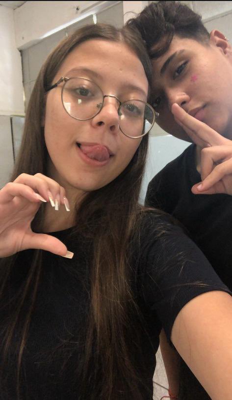 Matheusolisvzx's tweet photo. Todos precisam daquela amiga que é mil em uma, amorosa, louca, surtada, parceira, macumbeira, completa tudo de pior que você fale e ainda por cima lindaaaaaaaaaaaaaaaaa dmais ❤️
Sempre nós dudao ! https://t.co/4Pb8ZoKEVw