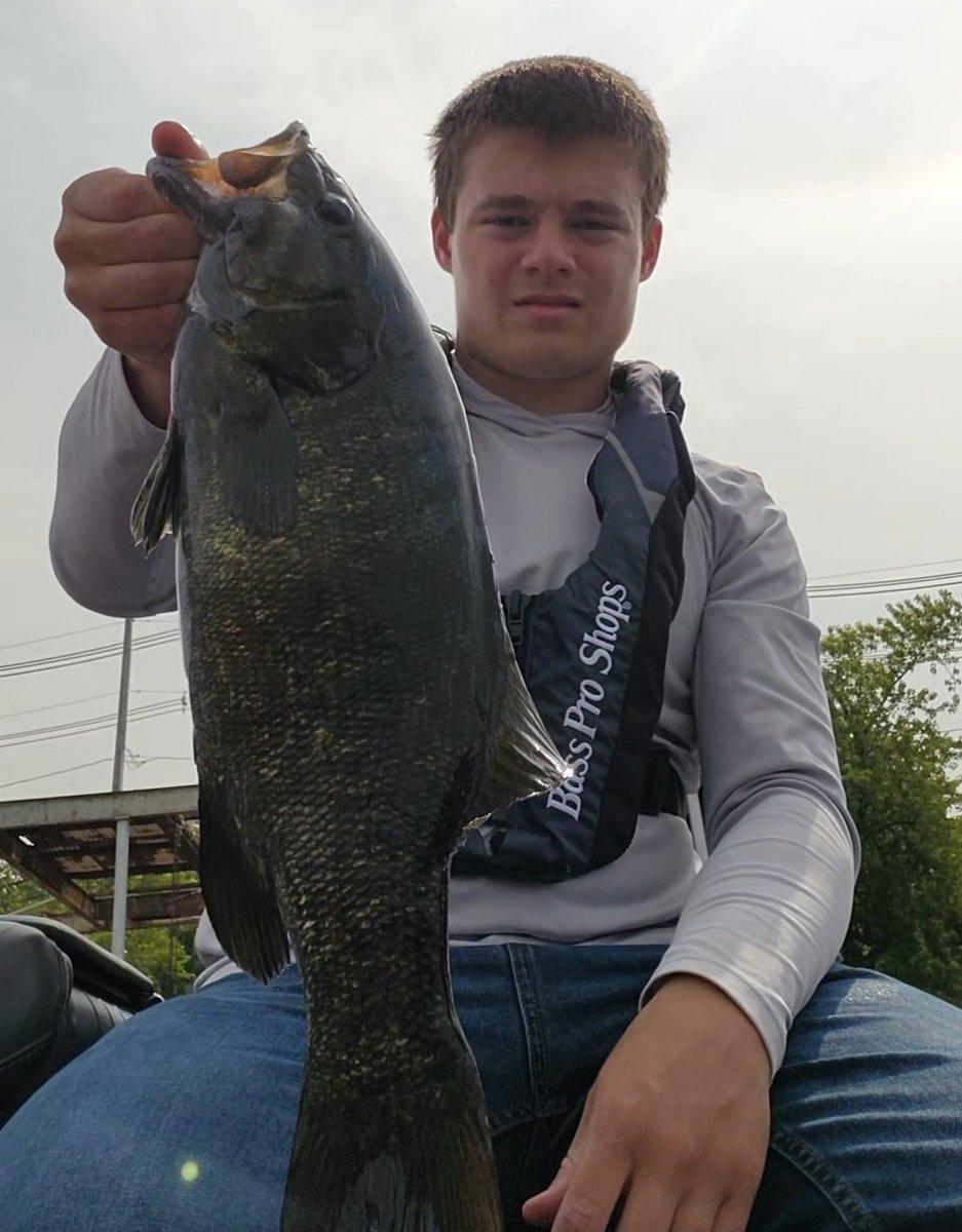 AllHunterout's tweet photo. Loving the Strike king tumbleweed think everyone should give it a try🙌🙌🙌#fishing #lakestclair #bassfishig #detroitriver #fishpage https://t.co/oQIR3PeYUN