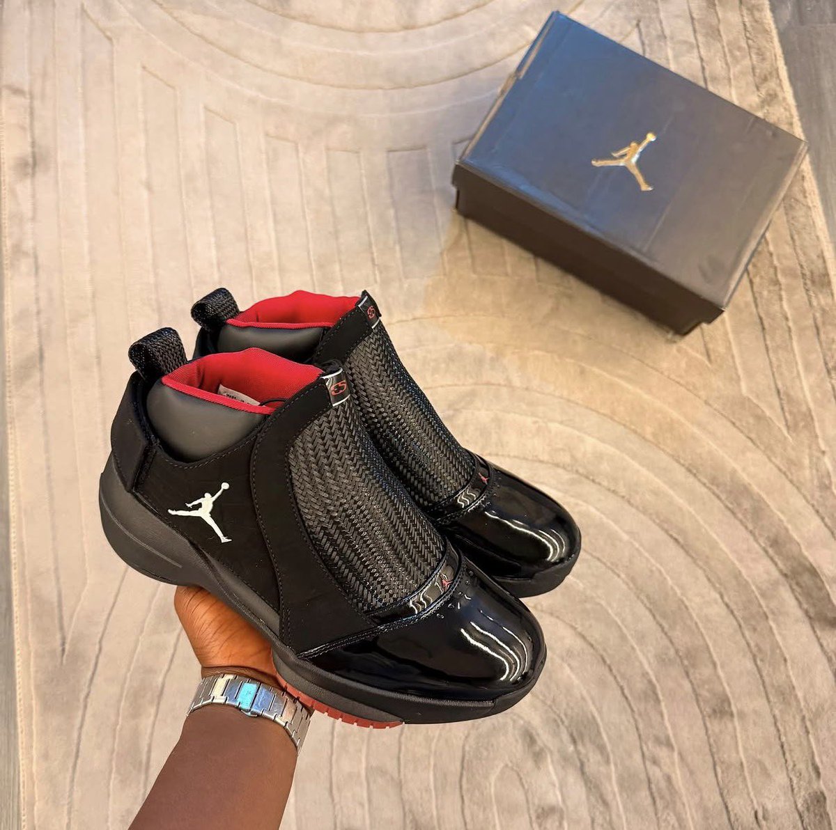 _E_vonn's tweet photo. Nike Air Jordan 19 Retro OG “BRED”❤️🖤

70,000 naira (40-45)
✨FREE DELIVERY NATIONWIDE✨

pleaseeeee RETWEET 🥺🙏🏾🙏🏽 https://t.co/V5SP9wRUoW