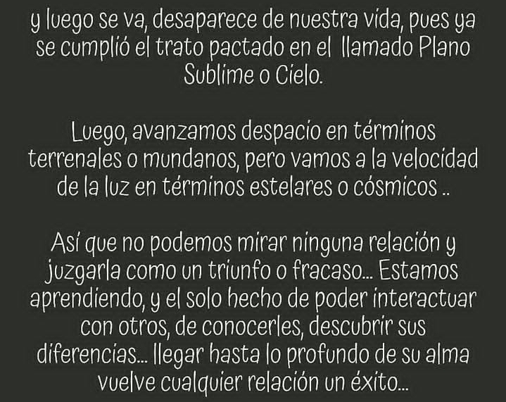 LunaGitana0333's tweet photo. Acuerdos De Vida: 
 Antes de nacer creamos acuerdos con las personas que tendremos encuentros y relaciones significativas, (familiares, personales, laborales, sentimentales) esos acuerdos incluyen aprendizajes mutuos.  

Esas personas con las que coincides siempre te darán lo que necesitas aunque en ocasiones sea en forma de lección.  

De la misma manera tú, algunas veces serás bendición y en otras ocasiones lección para quien te rodea.  
 Todo lo que vivímos ya ha sido pactado, hasta eso que nos duele. 

Son aprendizajes, y trazos que nos ayudan a completar las páginas de nuestra historia personal.  
 A veces es difícil de entender, que quienes se van antes que nosotros ya cumplieron su misión. 

Y nunca dejan de estár, solo se mudan a un nivel de conciencia superior.  
 Agradezco cada cosa que he vivido, y las personas que han pasado por mi vida. 

Me han dejado lindos recuerdos, lecciones y enseñanzas. 
 Aprendí también a extrañar a quienes ya no están, pero con alegría, con nostalgia de la buena, y guardando los mejores momentos 
 #AcuerdosDeAlmas