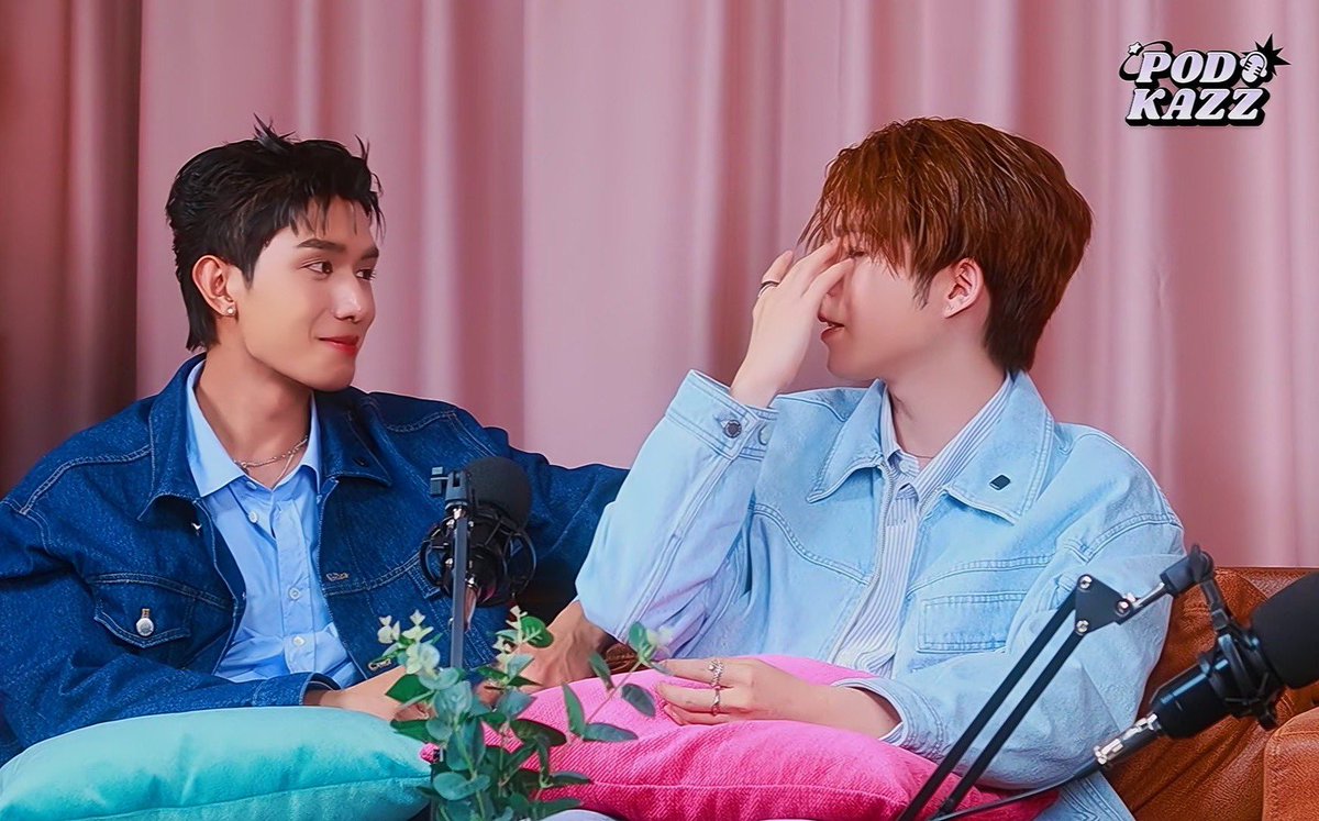 half_blood07's tweet photo. JJ loves eating alone in his comfort zone,but he said having a meal with P’Net makes him happy. It’s the time when they recap their day and talk to each other.They both think this is the best part of them being together

#netjj  you sure not dating cause this is so couple coded https://t.co/811IKVyJWu