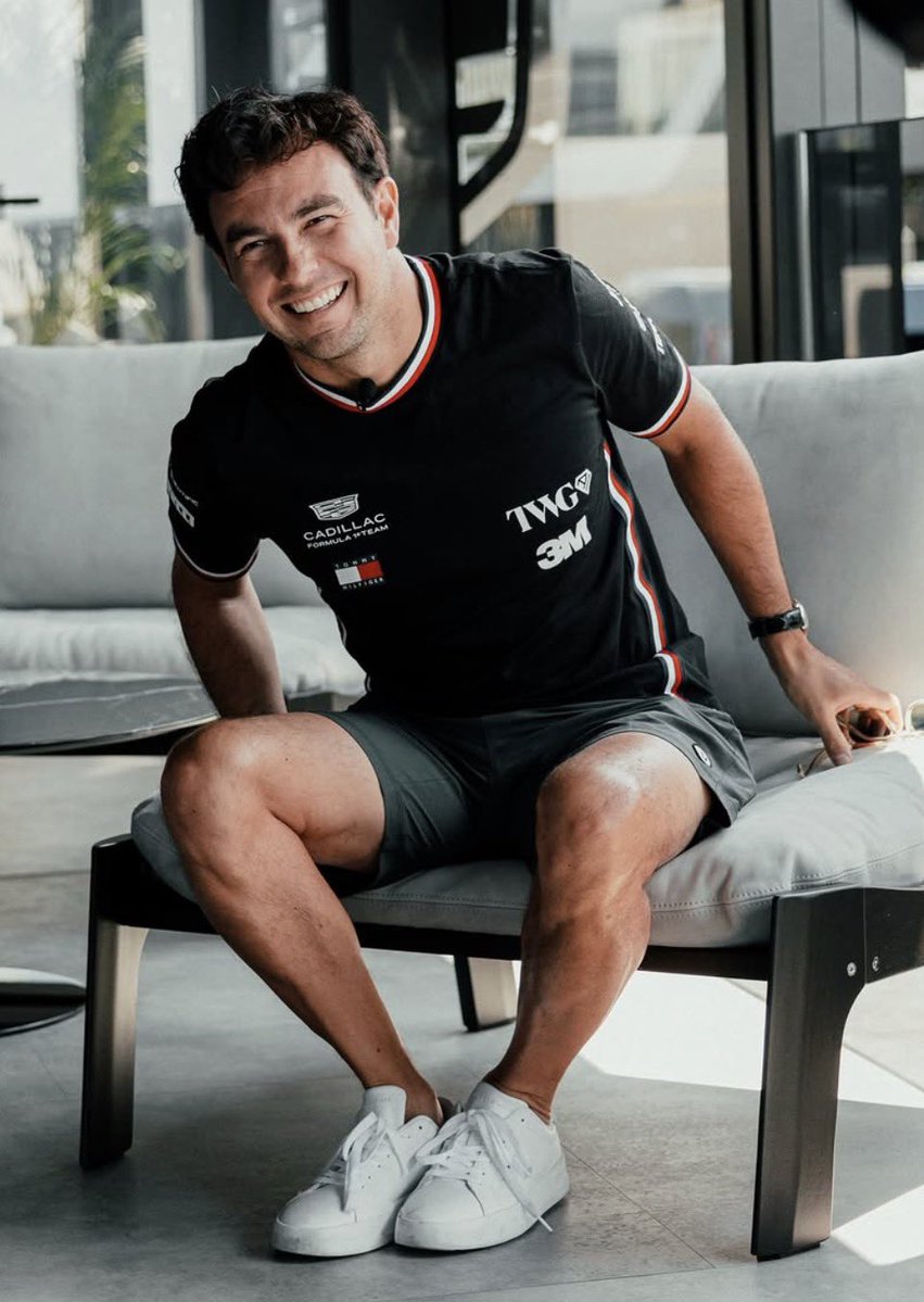 ma_fe79's tweet photo. Checo 💛
#HungaryGP https://t.co/TEGAdPEn7K