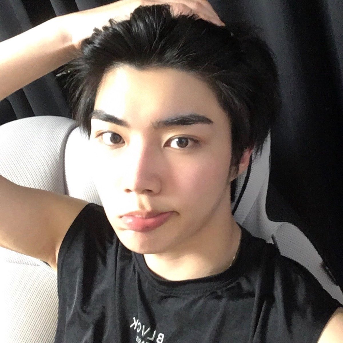 hee___110's tweet photo. 빙수에 올라가는 흰떡처럼 생겼어…… https://t.co/qlkr1flN0F