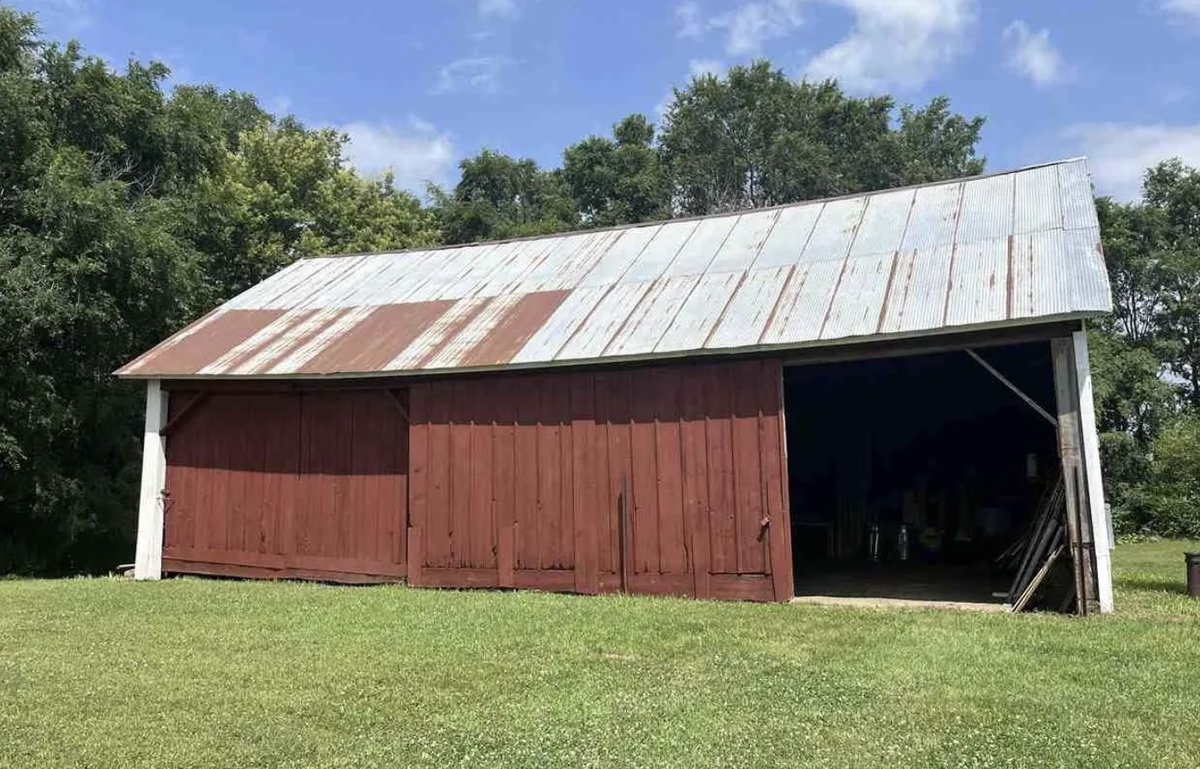 CountryLife717's tweet photo. c.1900 #Minnesota #Farmhouse For Sale on 3.7 #Acres $229,000.
https://t.co/iXnaiJaLmb https://t.co/pTdt6b3GMW