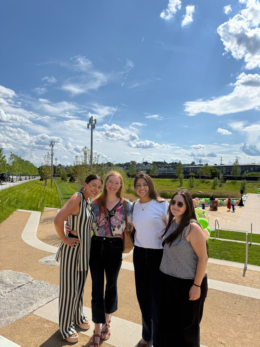 SocialThriveBos's tweet photo. Congrats to Suffolk Downs on the opening of the Amp, their new event space! 🎉

The day kicked off with a ribbon cutting + wrapped up with beers and bites at Twisted Fate Brewing. The sun, the Social Thrive team, + the community all showed up full force to celebrate!

#clientnews https://t.co/IaDIMyxYca