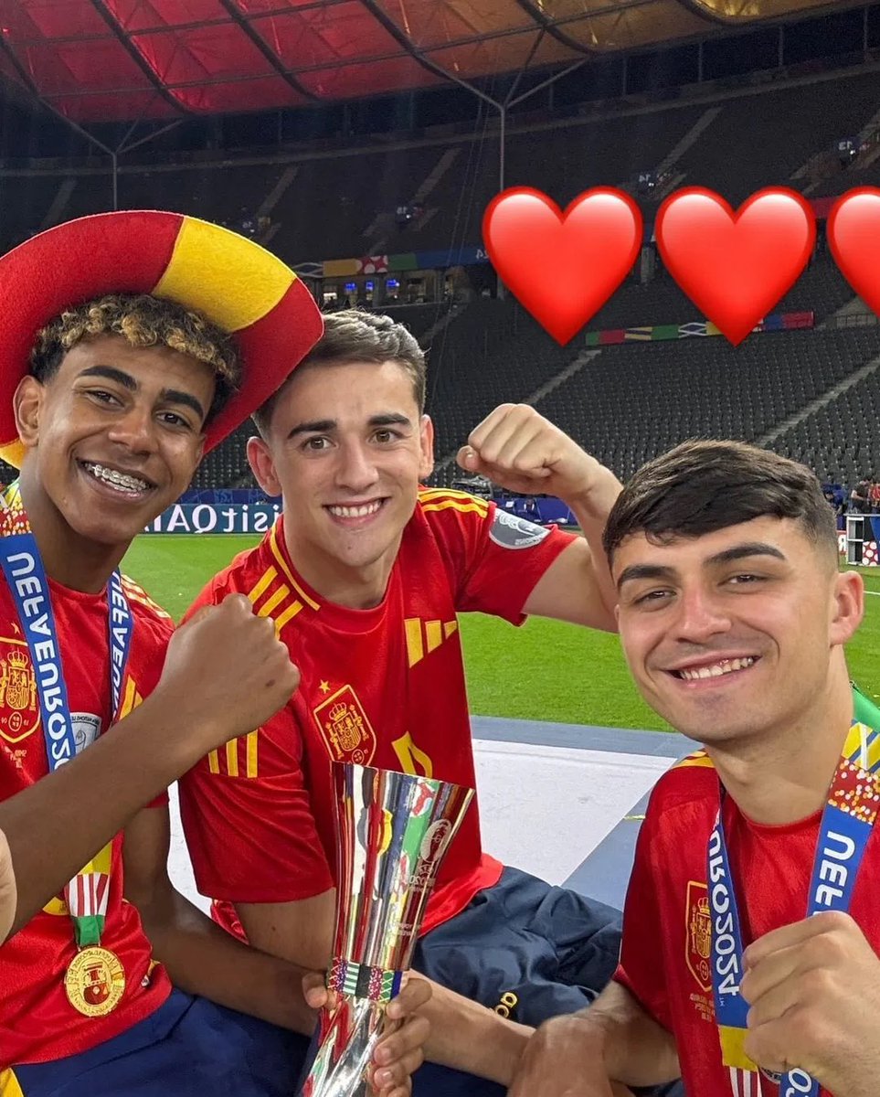 fcbonaa's tweet photo. de verdad NO lo entienden, estos tres son mi TODO!!! https://t.co/I5pspJ8UBZ