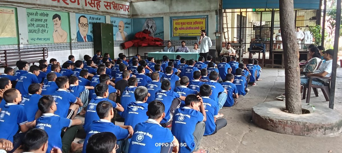 aolritudidi's tweet photo. @NMBA_MSJE awareness at Boys Observation Home in presence of Mukesh Kumar ji, Jail Head, under guidance of @DMMoradabad Oath lead by Manoj Kumar ji Provisional Officer @ArtofLiving Ritu didi, Kapil Kumar NGO Parivartan the change @narendramodi @myogiadityanath  @mygovindia https://t.co/tqGVS9liF0